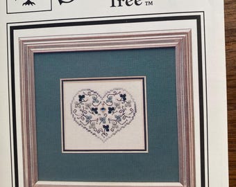 Gráfico de punto de cruz con corazón decorativo Little Bit 'O Blarney - Teenie Tweenie 3 - Gráfico de punto de cruz con hilo pequeño de conteo rápido - Sandra Vanosdall