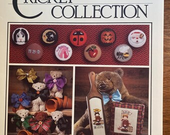 Botones y lazos Colección Small Dog Bee Cricket n.º 68 - Gráfico de punto de cruz con hilo contado - diseños para decorar - Vicki Hastings - 1989