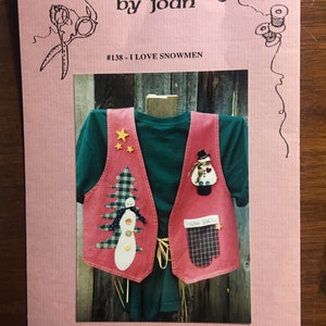木々の付いた雪だるまのアップリケ 布のアップリケ パターン 衣類、クリスマス ストッキング、テーブル リネンなどに簡単かつ素早く - I Love Snowmen - Bits & Pieces
