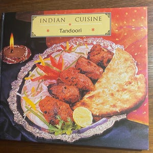 Indian Cuisine Tandoori - Geeta Mathur - Cookbook / recipes - Reprint of 1996 - Best recipes from India - Spices