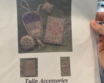 Accessori Tulip - Schema punto croce a fili contati - Custodia per forbici -/ Puntaspilli - Articoli da cucito