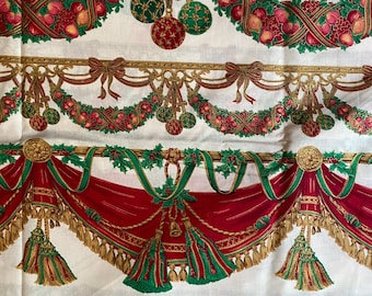 Christmas Swags Beige Background  with Touch of Gold Metallic - 36" x 44" - Sharon Kessler / Concord