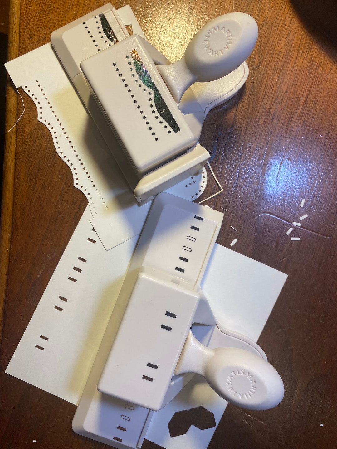 Martha Stewart Page / Paper Edge Punch Choose Slots or Sculpted Edge With Dots Paper Cutter