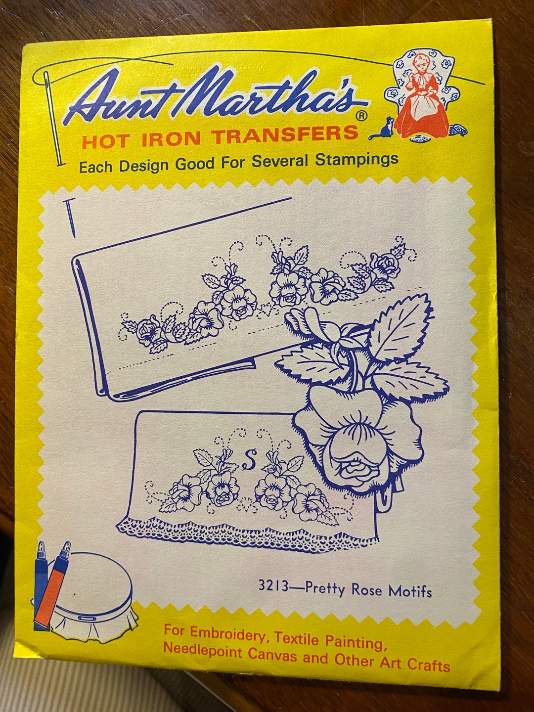 Aunt Martha's, Lovely Lady bugs, Hot Iron Embroidery Transfer
