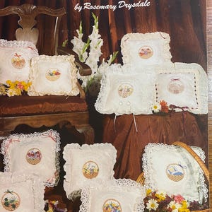 Damast manden - bloemen / bloemenmanden - Rosemary Drysdale - 1981 - kruissteekkaart voor damastfolder RD 2