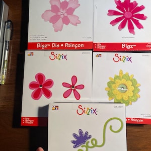 Camadas de construção de flores - Escolha Sizzix - Para máquina de rolo Provo Craft - artesanato em papel, impressão / fabricação de cartões - matriz preta 5,5" x 4,5"
