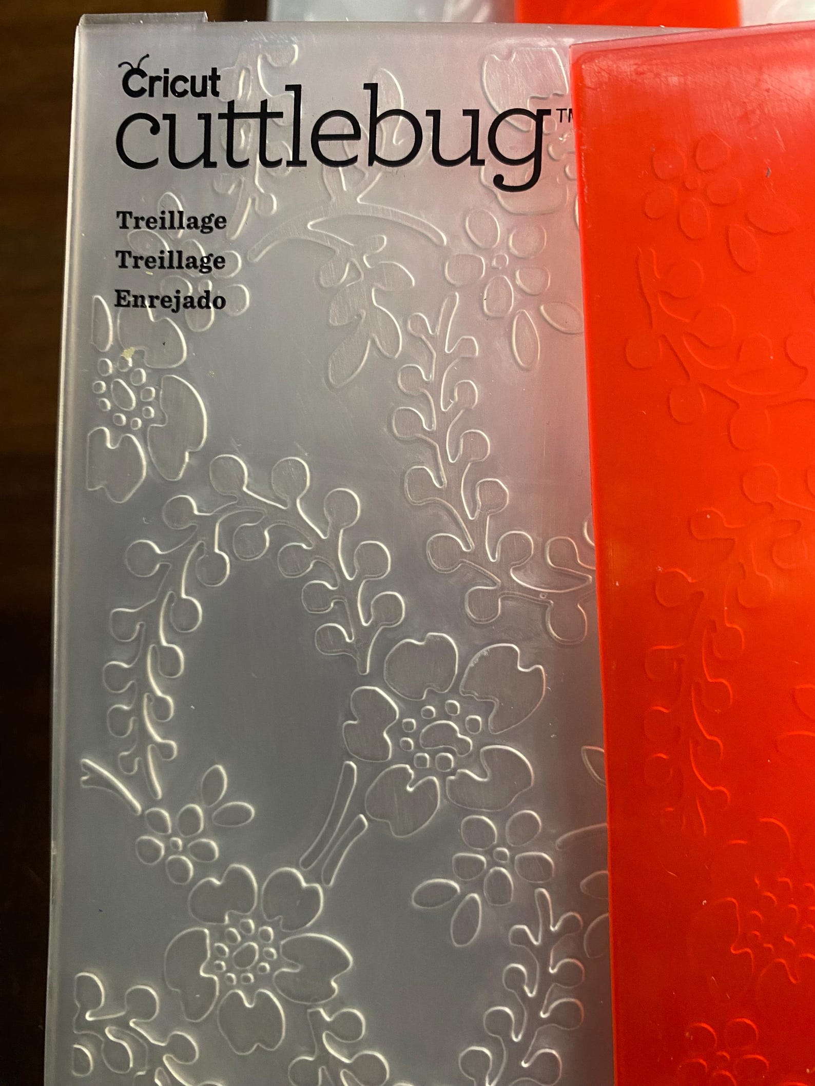 Anna Griffin Circuit Cuttlebug Embossing Folder Decorative Pick ...