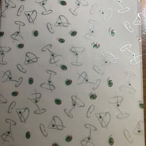 Martiniglas / olijfgroen perkament met patroon Decoratieve vellen perkamentpapier Scrapbooking, Papier bewerken - geopend - 2 vellen 9" x 11" -
