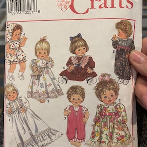 Patroon babypoppenkleding 12-22 inch pop - Simplicity 8099 Babyjurk Romper Doopjurk Nachtjapon Zonnepak, shirt, overall 1992 ongesneden