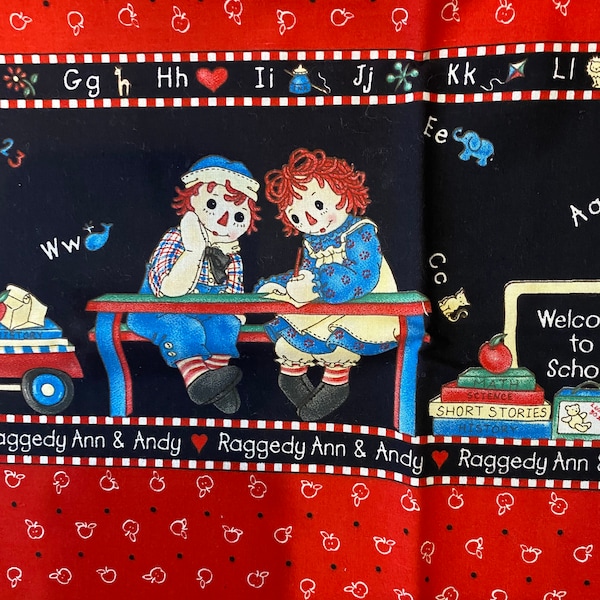 Raggedy Ann & Andy Back To School Border Print - Tessuto Daisy Kingdom - 34" di lunghezza x 44" di larghezza - Bambole a scuola