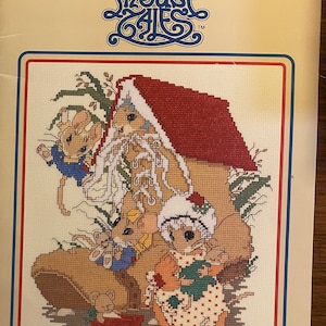 Mouse Tales Priscilla's -  Embroidery Cross Stitch Counted Thread Patterns - Gloria & Pat B 103 - 1996 - Nursery Rhymes Mice