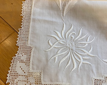 Table Runner / cover Linen Simple White on White Flower Design with Open Work / Lace Edge - Quilt Block / Pillow Cover Vintage 15" x 60"