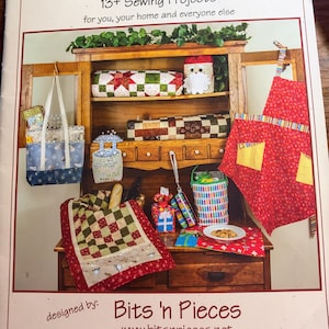 Baker's Dozen 13 Quilted  Sewing Projects  Patterns - Quilts  -  Julia Hale - Bits 'n Pieces - Pieced Pattern Templates 2012 - Christmas