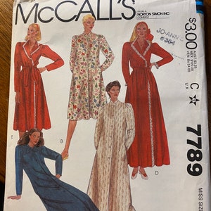 Szlafrok, Koszula nocna, Kaftan - Wzór McCall's 7789 - Rozmiar dla dorosłych S - 1981 - nieobcięty - Piżama - Odzież nocna - Odzież domowa