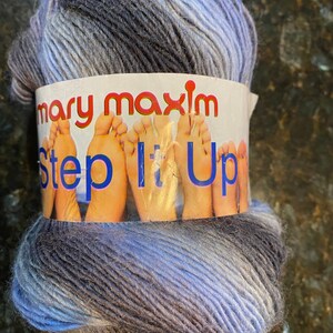 Mary Maxim Step It Up Yarn Skein color 314 variegated Oxford Blues - 430 Yards / 3.5 oz New 75% Superwash Wool 25pc Polyamid - sold by skein