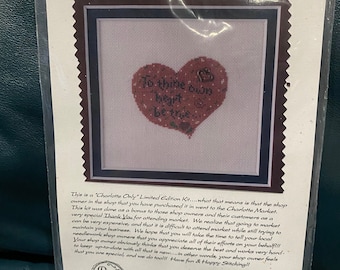 To Thine Own Heart Be True - Kit di ricamo a punto croce contato - Edizione limitata DKT - 32 conteggi