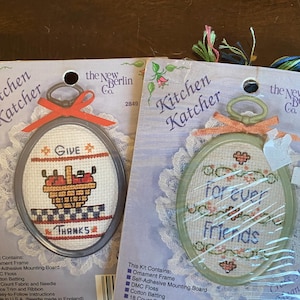 Give Danke / Forever Friends - Ornamente - mini Kreuzstichpackungen: set 2 ungeöffnete KITs, Küchen Katcher 2849 und 2846