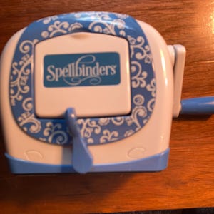 Máquina de corte Sapphire Spellbinders - Corte de papel, Scrapbooking, Paper Crafting, Card Making, Album - Provo Crafts