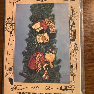Hangin Round Till Christmas 9&quot; Ornament Santa & Mrs Claus - Pattern Sewing by Sweet Sugar Ragtown 350 - 1994 -  Gift Tag Etc