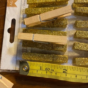 Mini Clothes Pins Choose: Gold Glitter Metallic or Plain 2 "- Scrap-booking, Papier crafting, foto albums, Card Making Supply - Party Decor
