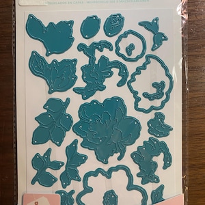 花のレイヤードメタルダイ - We R Memory Keepers -ペーパークラフト、版画、カード作り -