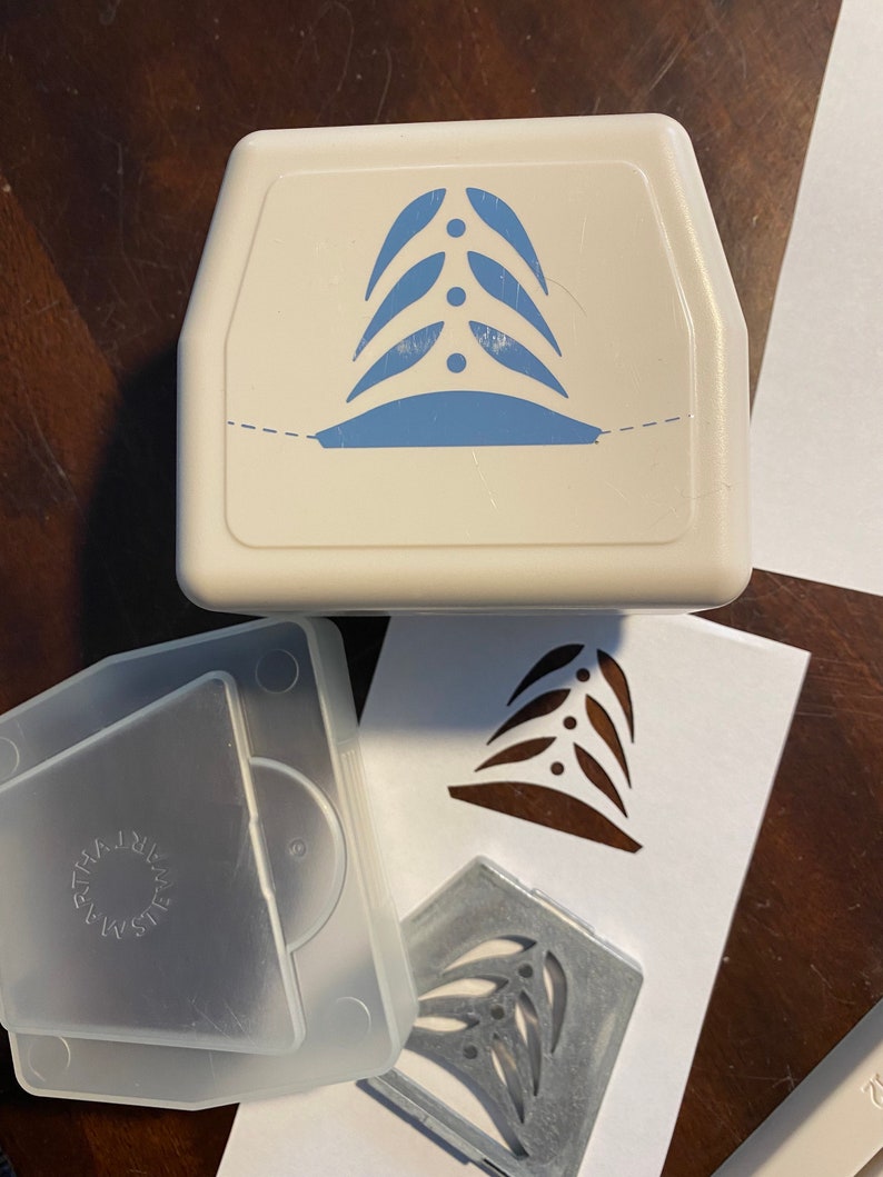 Martha Stewart Shapes Page / Paper Edge Magnetic Punch Choose Design Paper cutter Crafting - Decoupage, Scrapbooking, photo album Bell 3 tree