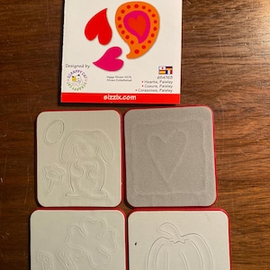 Images des Fêtes au choix, trèfle à 4 feuilles, citrouille, lapin Sizzix Sizzlits pour machine à rouleaux, création de papier, impression et fabrication de cartes - Matrice de découpe rouge 2,25 x 2,5 po