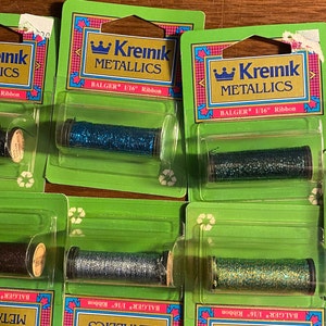 Kreinik 1/16" band Vissa är högglansiga (HL) - Välj färg Metallics Specialbroderitråd Garn - Nålspets Korsstygn - Spole