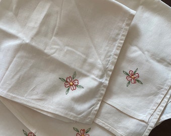 Vintage  CLOTH LINEN Table NAPKIN Set of 4 - 14" x 14" Off-White with Embroidered Flower in the Corner