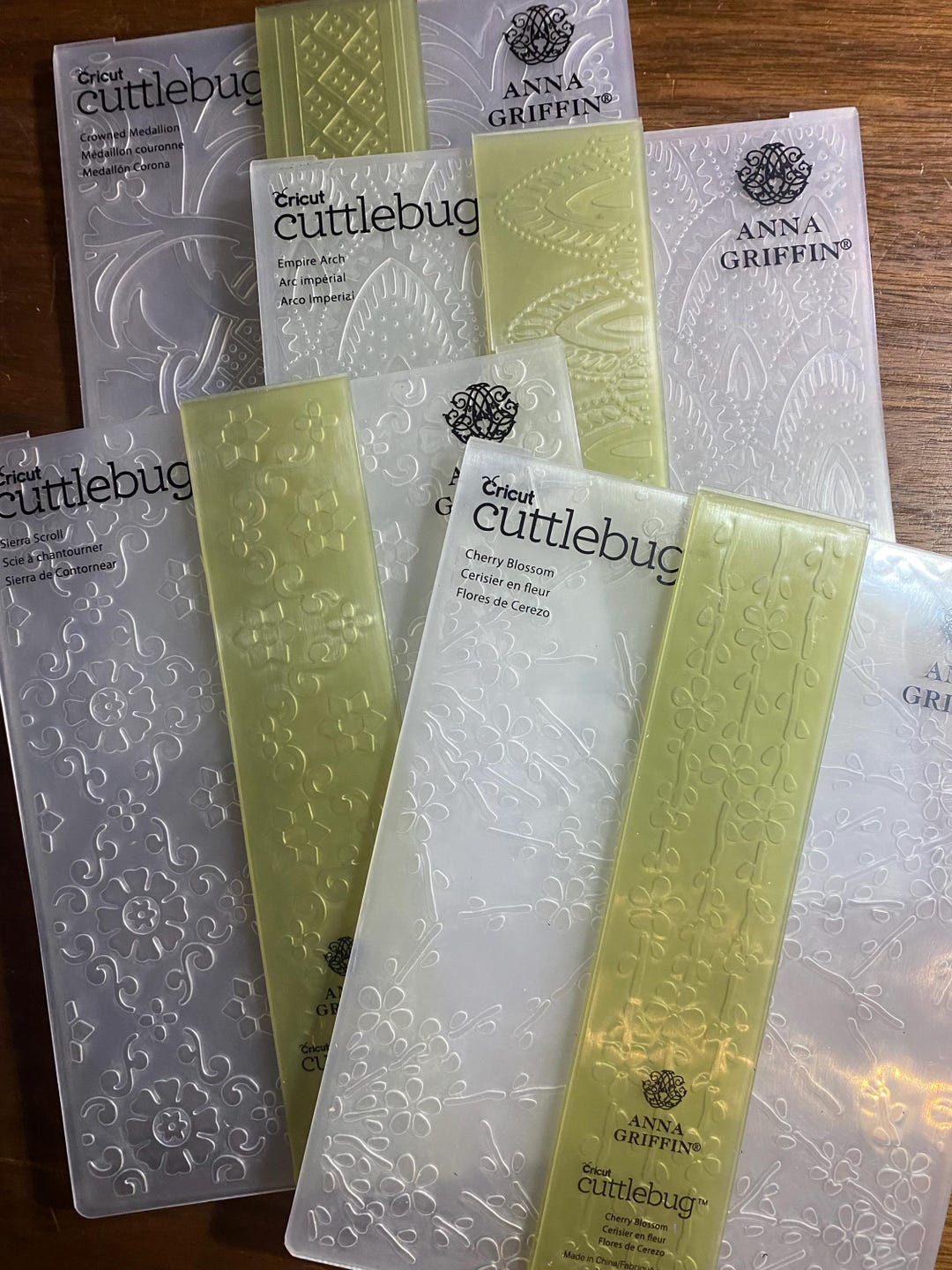 Anna Griffin Circuit Cuttlebug Embossing Folder Decorative Design