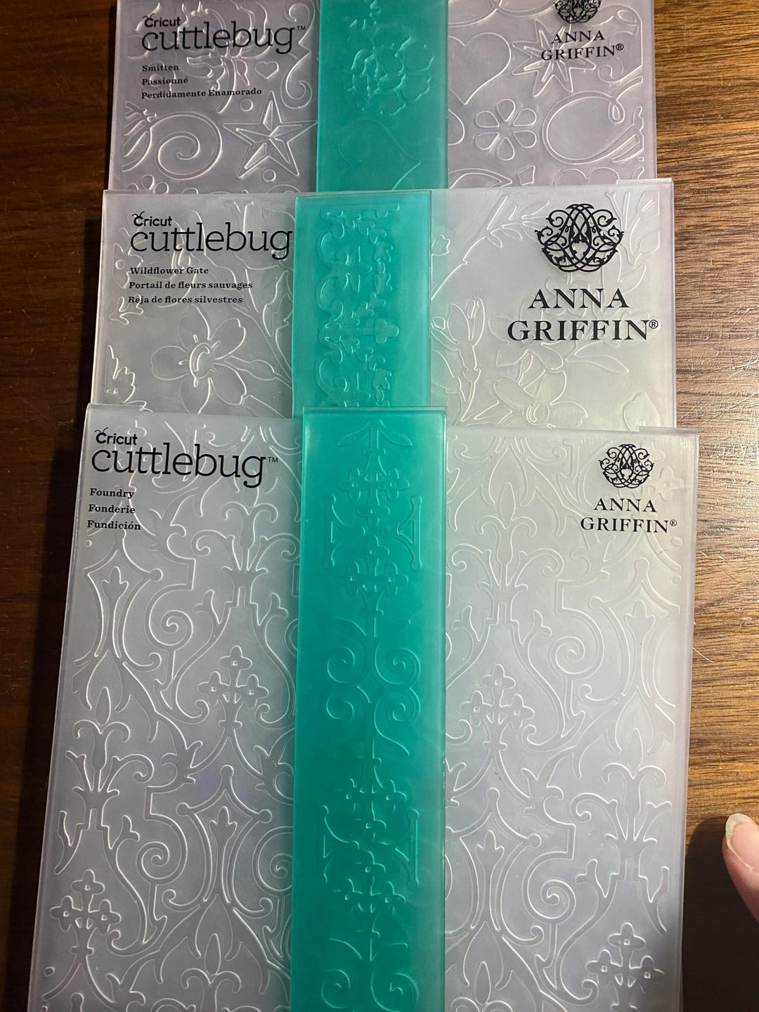 Anna Griffin Circuit Cuttlebug Embossing Folder Pick: Foundry