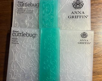 Anna Griffin Circuit Cuttlebug Embossing Folder Pick: Foundry