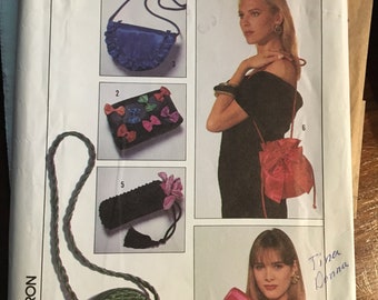 Set of Bags / Purses / Clutch / Drawstring Bag / Bow Purse Simplicity 8938 Pattern (cut)