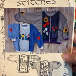 Puede incluir: Un patrón de costura para una camisa y una chaqueta con un tema floral y de amistad. El patrón incluye instrucciones para hacer una camisa con un grupo de amigos que se dan la mano y las palabras "Friends Forever" y una chaqueta con un diseño floral. El patrón está sobre un fondo beige con un corazón y unas tijeras.