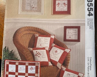 Ricamo Redwork Quilt Cuscini ecc Biancheria American Tradition Home Decorating McCall's 3554 Modello (non tagliato) 2002