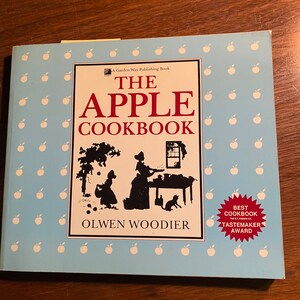 Przepisy Apple CookBook - Olwen Woodier - 1984 - ciasta, chleby, zapiekanki, torty, sałatki itp.