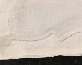 Vintage  CLOTH LINEN Table NAPKINS 17" x 17" Off-White Linen with Wave edge