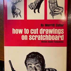 Könnte beinhalten: Ein rotes Buch mit dem Titel "how to cut drawings on scratchboard" von Merritt Cutler. Der Buchumschlag zeigt Illustrationen eines Hirsches, einer Hand und eines Stuhls. Das Buch wurde von Watson-Guptill Publications herausgegeben.