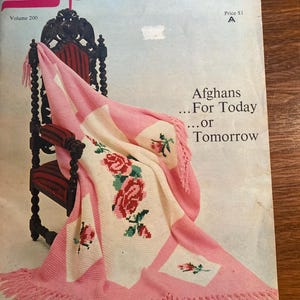 Afghans Knit - Spinnerin Book 200  - How To - Patterns - Instructions -  knitting Blankets - 1970 -