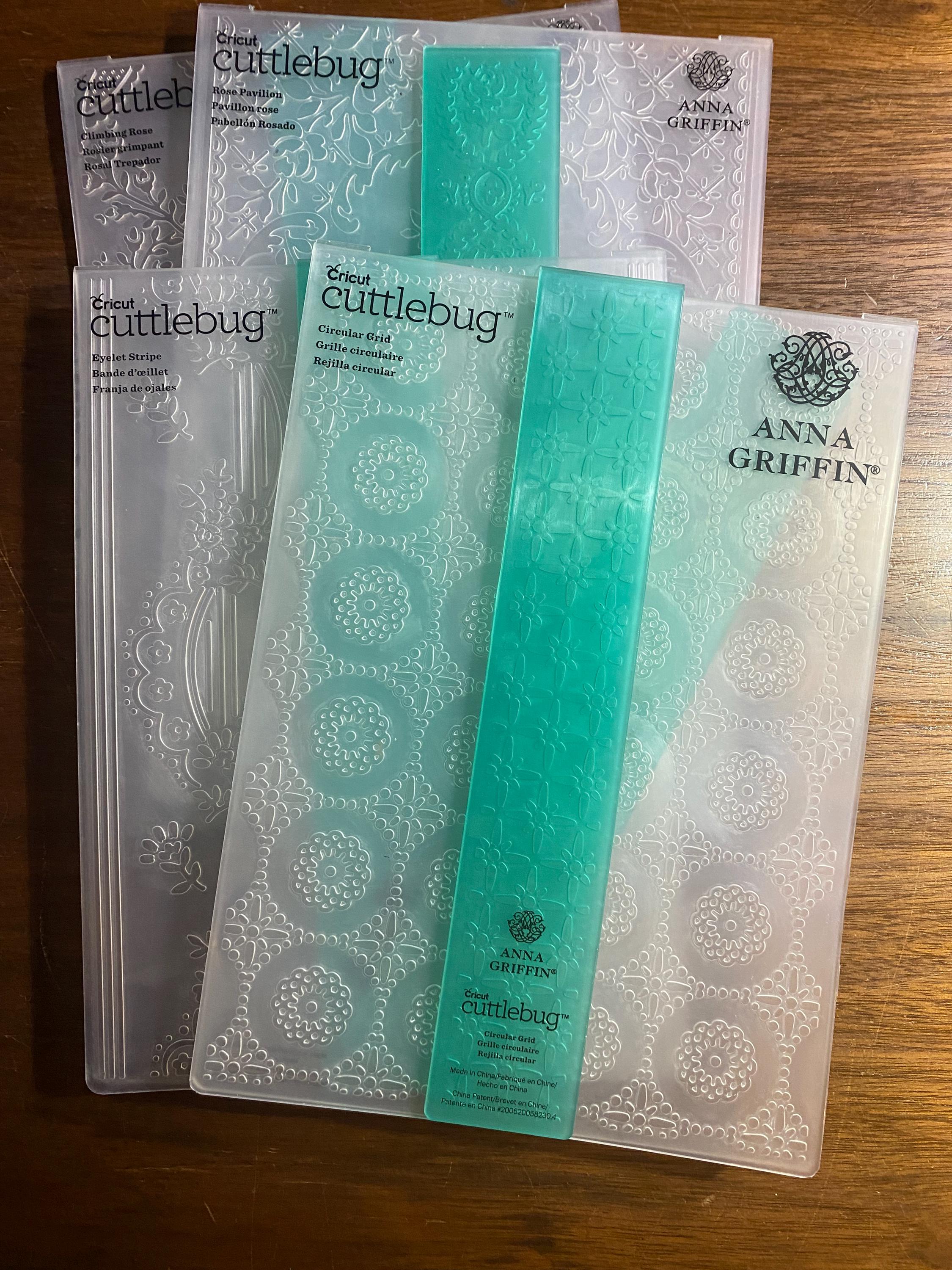 Anna Griffin Circuit Cuttlebug Embossing Folder Pick: Circular