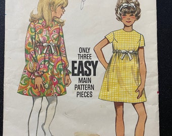 Vintage Child's / Girl's dress clothes Pattern. Butterick 5258 -  full skirt Size 8 - 1970