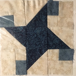 Pin Wheel Blues / Beige Quilt Fabric Block (Square) Finished 1 Block 6 1/4&quot; Blue Center and Blue Tone Floral - Machine / Pieced stitched