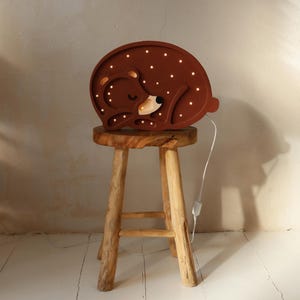 Teddybär-Nachtlicht für ein Kinderzimmer, Holzbär-Lampe für ein Kleinkind, Taufgeschenk, Babyparty, Walddekoration für eine Babyecke