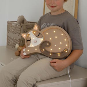 Katzen-Nachtlicht für Kinder – LED-Katzenlampe aus Holz, Dekoration fürs Kinderzimmer – Geschenk für Katzenliebhaber – Boho-Montessori-Stil