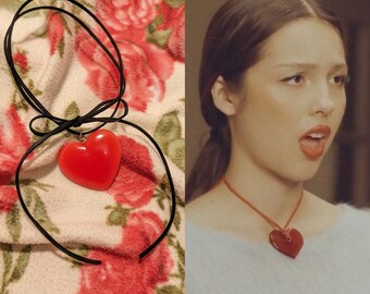 Olivia Rodrigo inspired long heart choker