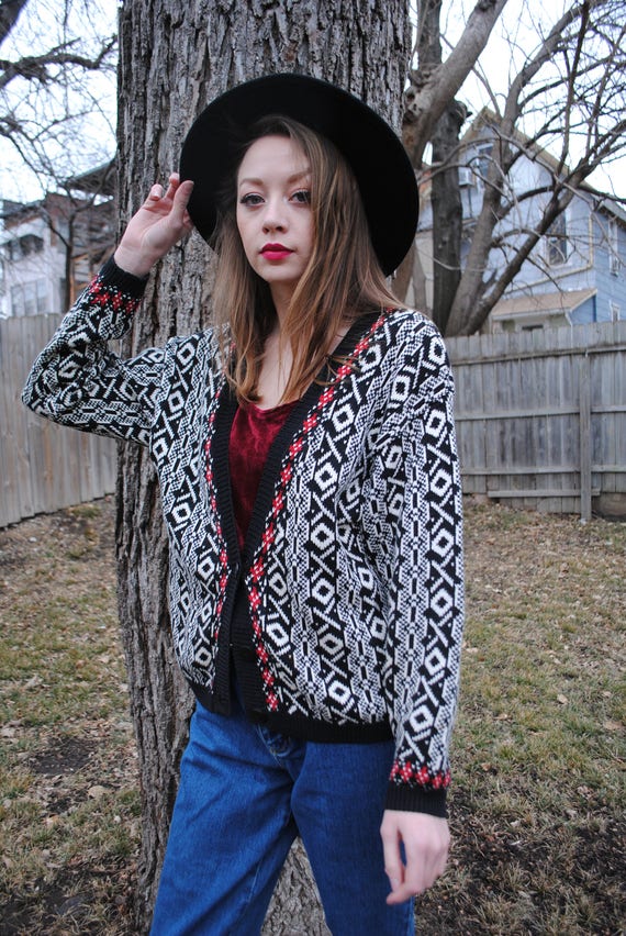 Black Leslie Fay White 90/'s Clothing Oversized Vintage Cardigan Medium Small Red Vintage Sweater Vintage Clothing Tribal Print