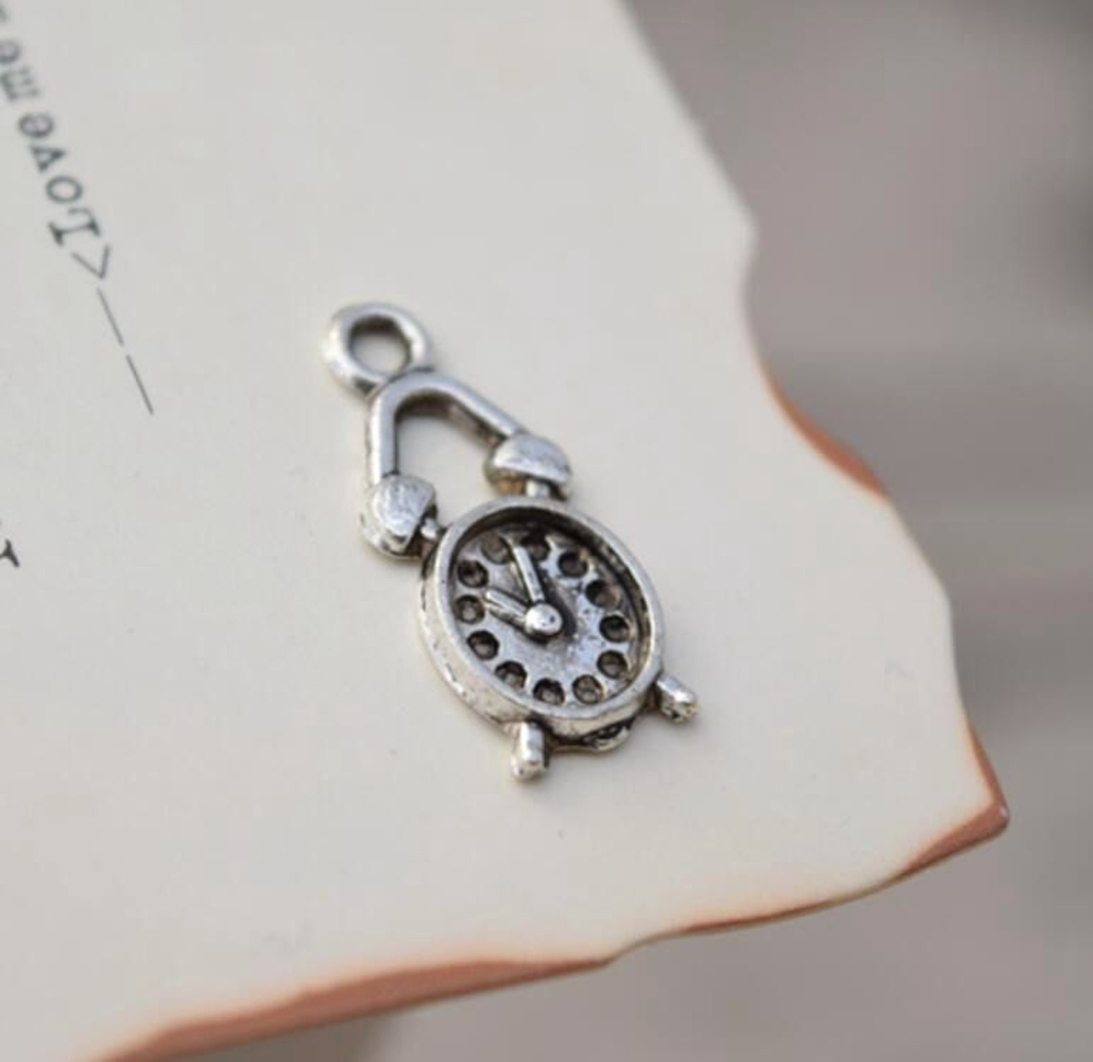 20 antique silver clock charms charm pendant pendants L02 Etsy