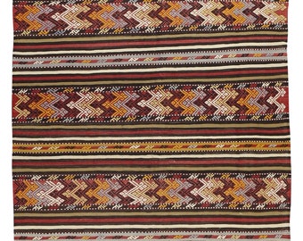 Vintage Kilim, 5'2 x 8'10, Hand-woven, wool