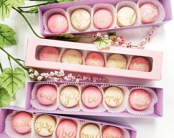 Divorce cheer up gift - message on the Macaron says (Move On To Better Things) 5 Macarons