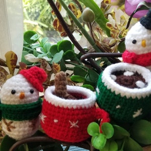Crochet Christmas Mugs
